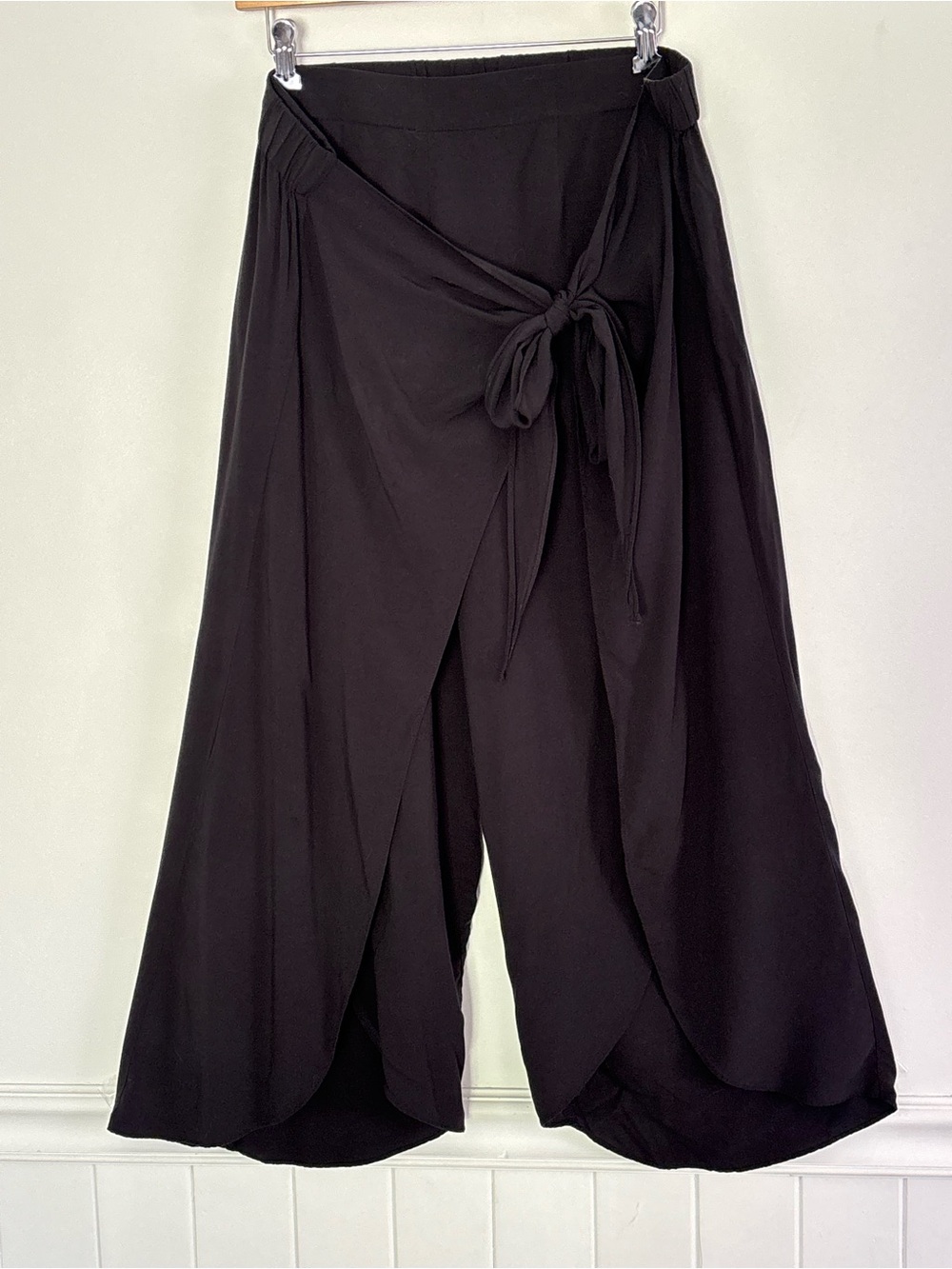 Loft Beach Wide Leg Pull On Black Capri Cropped Pants Size Large *C49